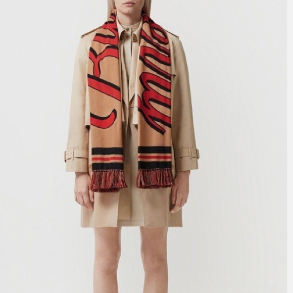NWT 100% Authentic Burberry Football
Logo Icon Stripe Scarf - Picture 1 of 9